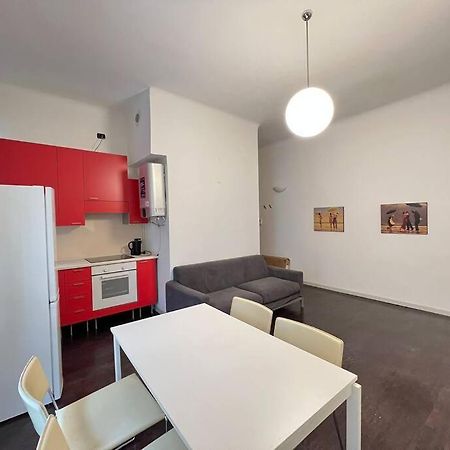 Modern Pretty Apartment Near Isola Zone Mailand Exterior foto